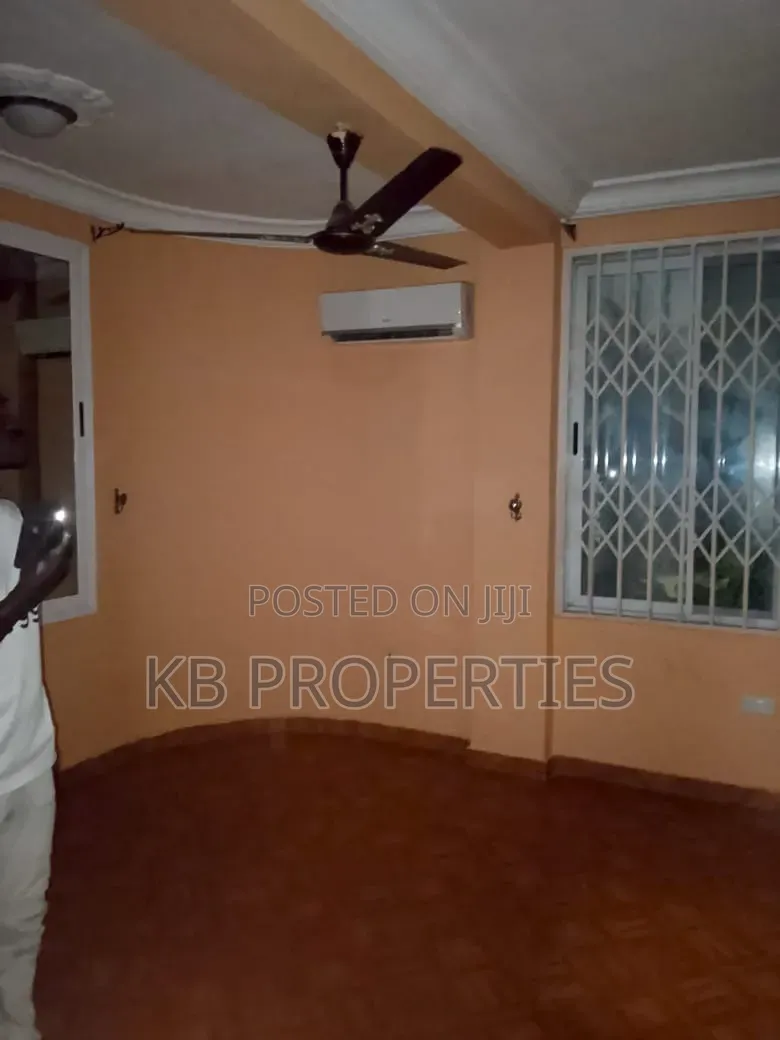 2bdrm Apartment in Kb Properties, Baatsona Total for rent