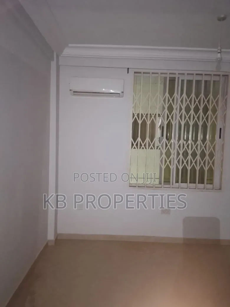 2bdrm Apartment in Kb Properties, Baatsona Total for rent