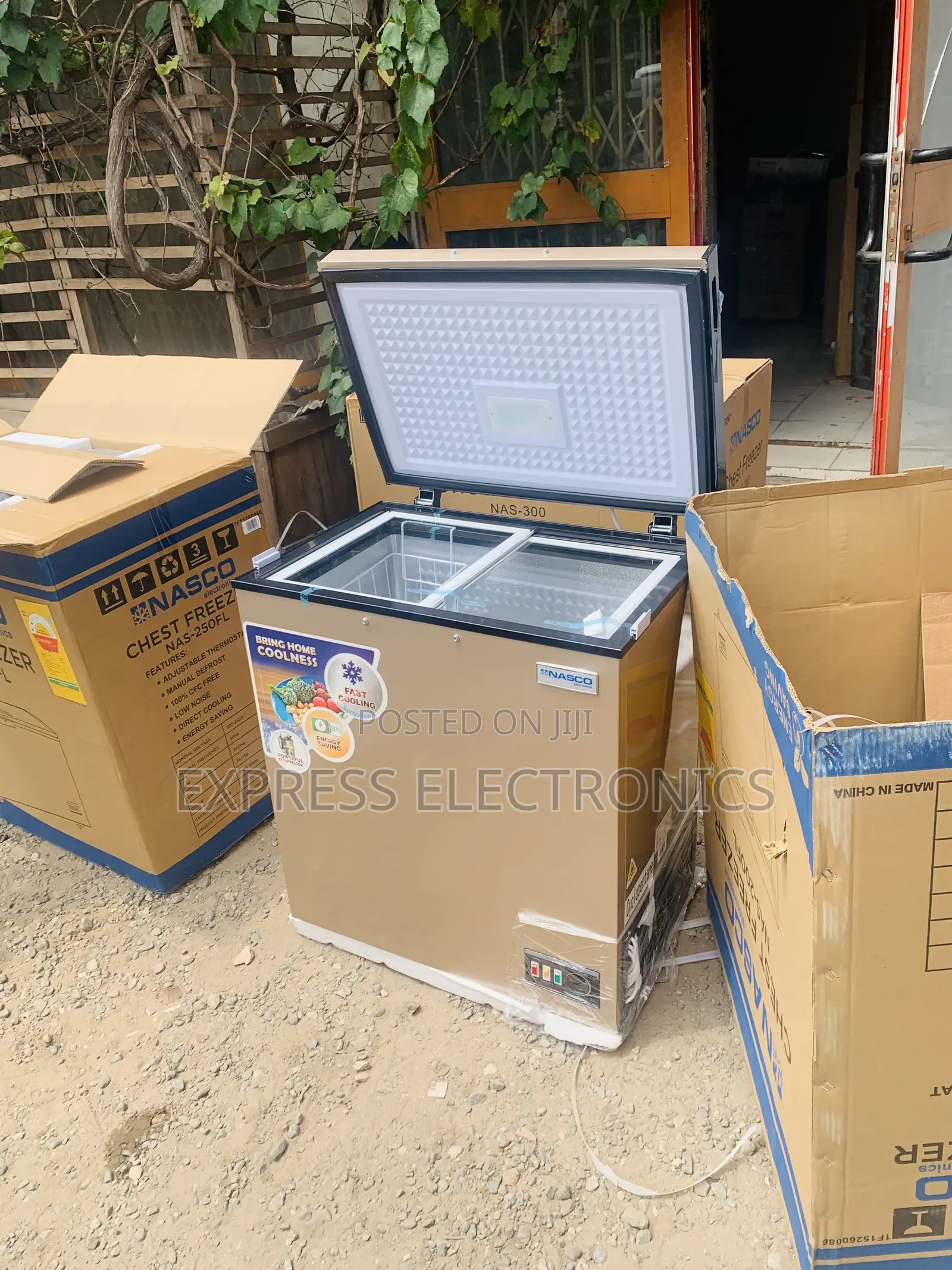 Grab the New Nasco 150L Chest Freezer (NAS-200FL-G)single Door