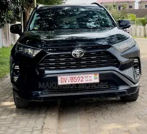 Toyota RAV4 LE FWD 2020 Black