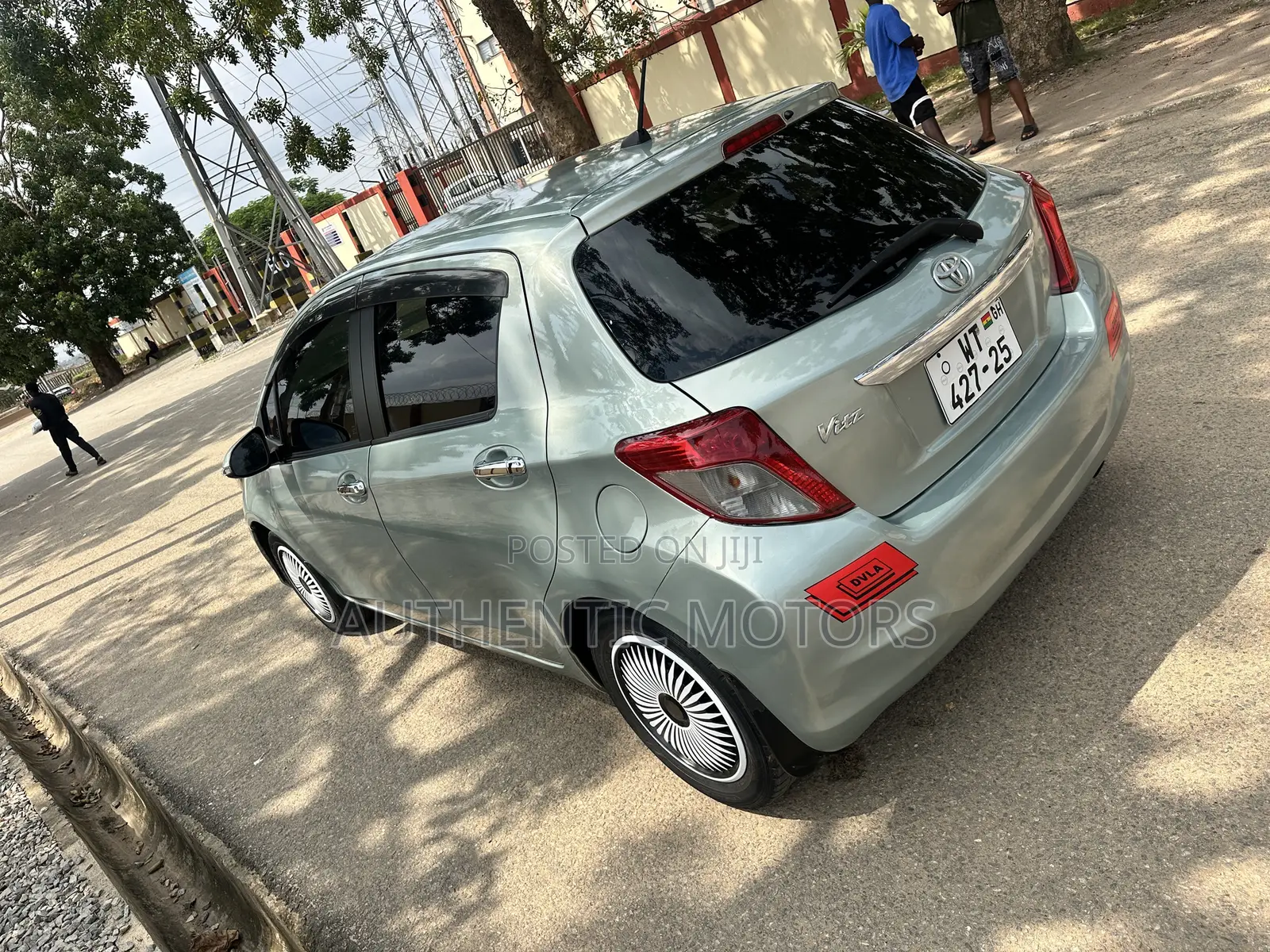 Toyota Vitz 1.3 AWD 5dr 2012 Gray