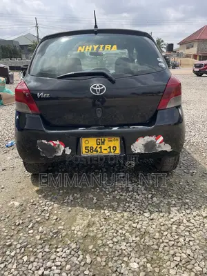 Toyota Vitz 2009 Black
