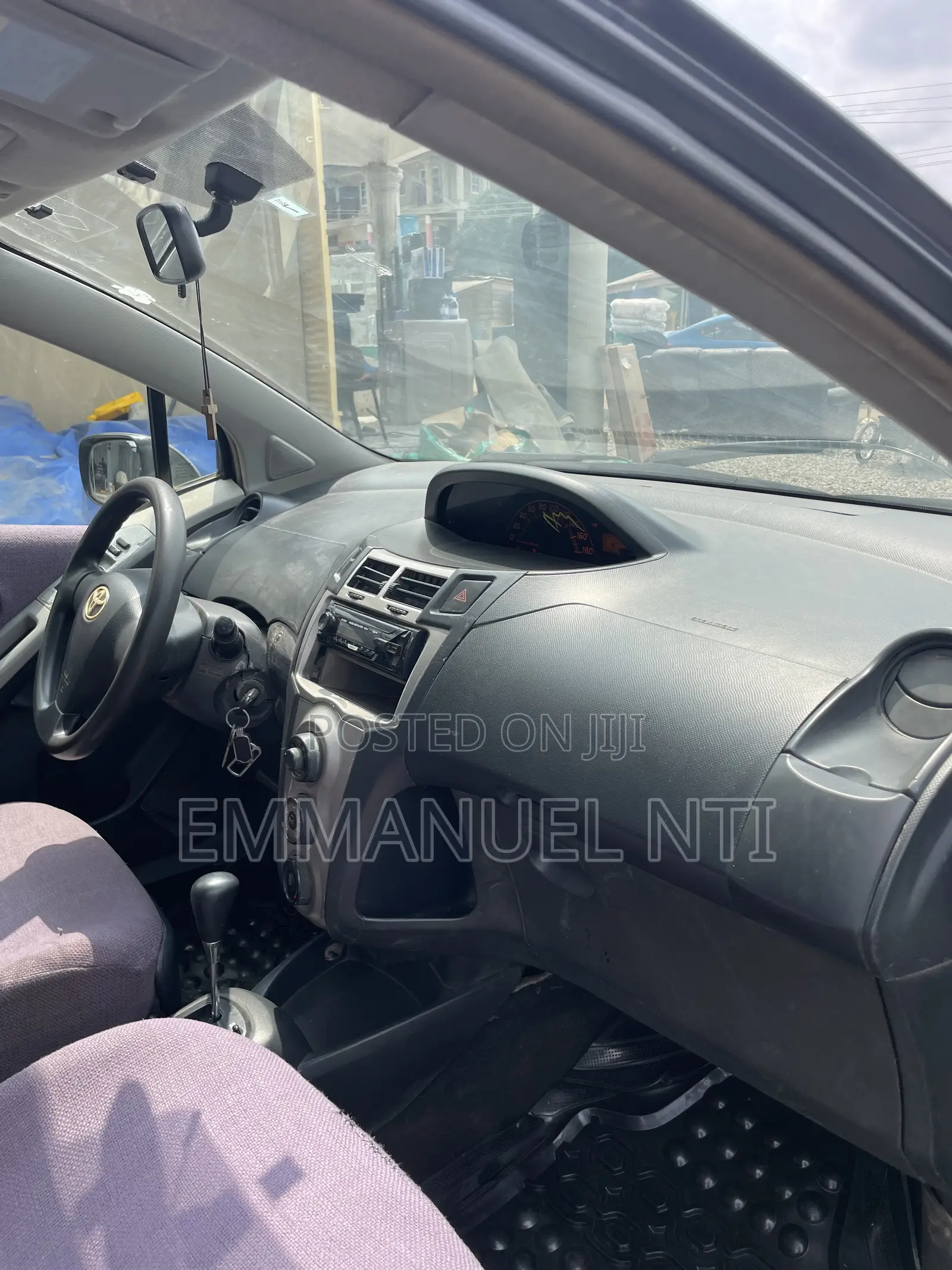 Toyota Vitz 2009 Black