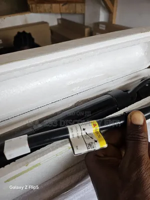 /2016/2018/2019 Toyota Highlander Electronic Boot Shocks