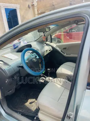 Toyota Vitz 2009 Blue