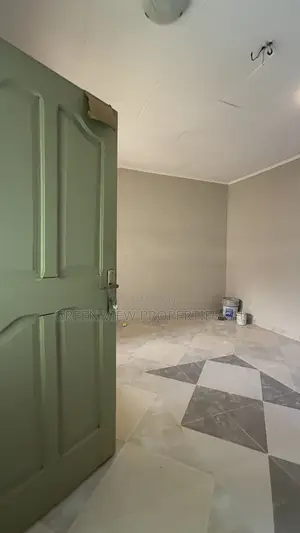1bdrm Apartment in West Hills Mall Area for rent