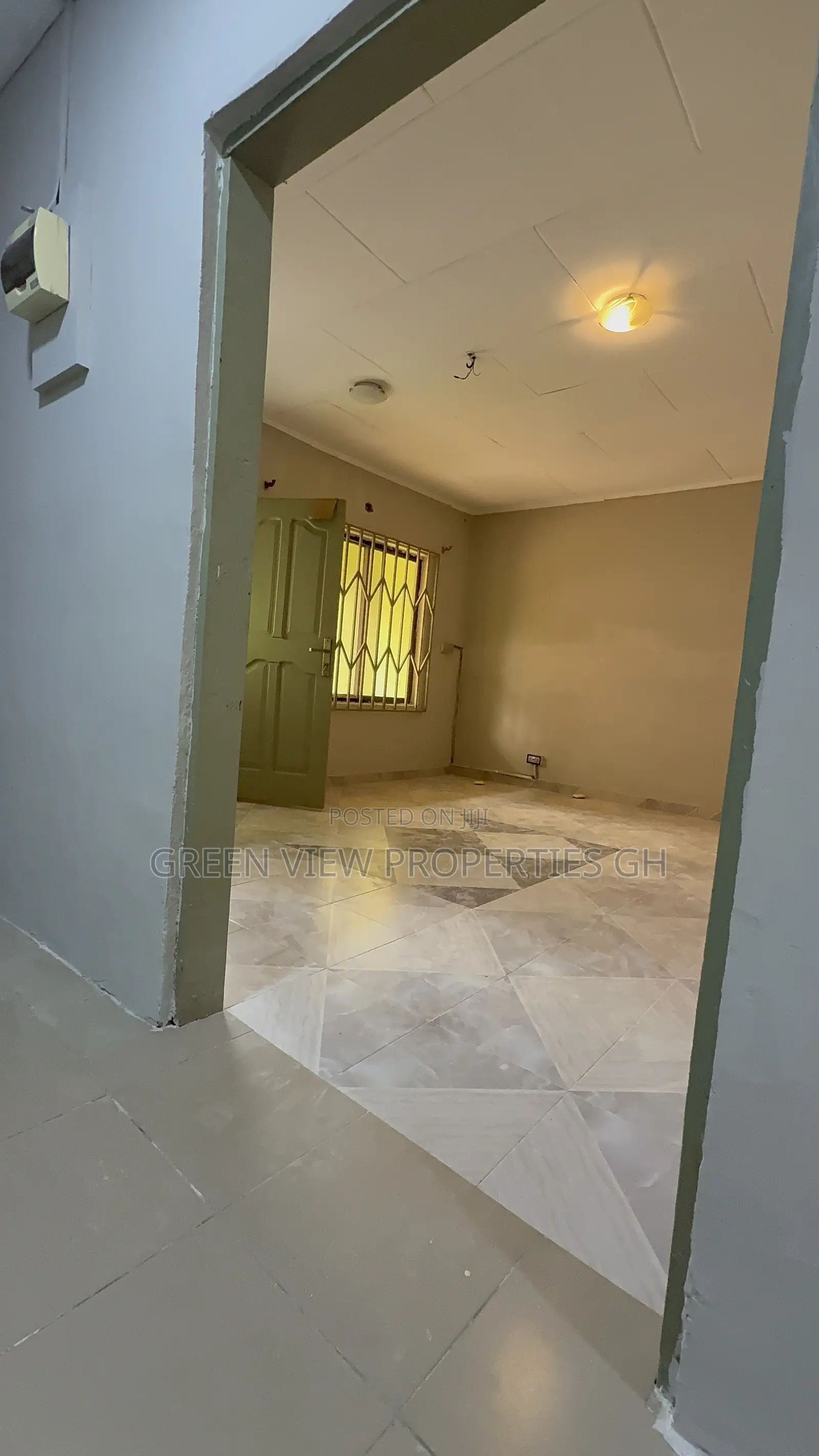 1bdrm Apartment in West Hills Mall Area for rent