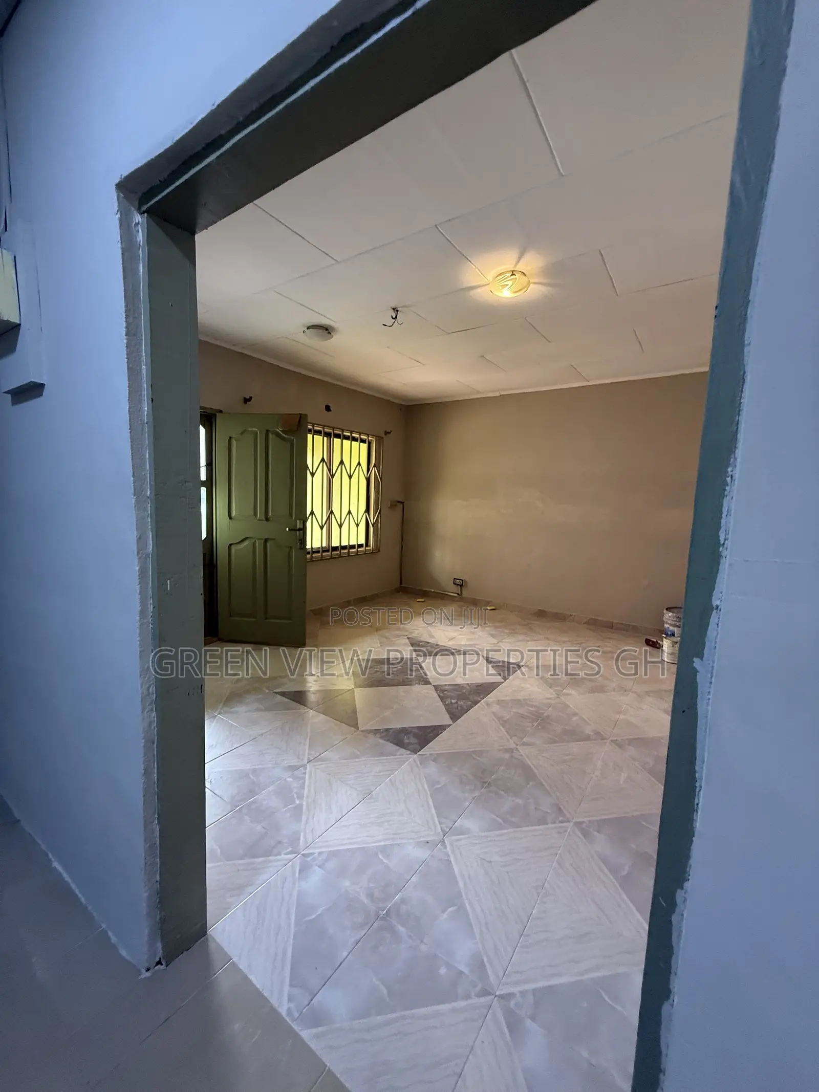 1bdrm Apartment in West Hills Mall Area for rent