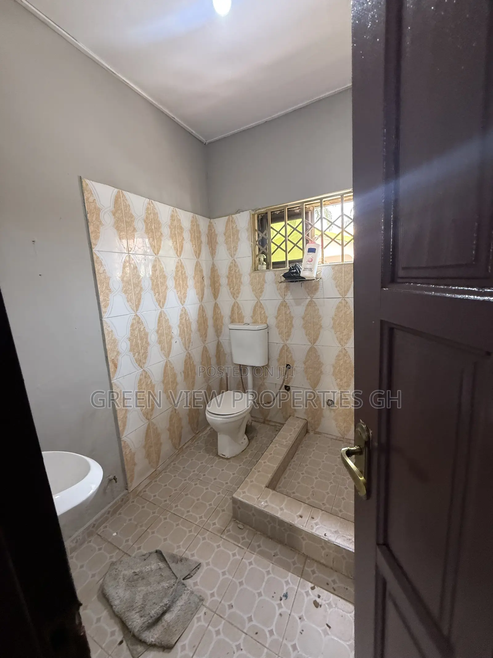 1bdrm Apartment in West Hills Mall Area for rent