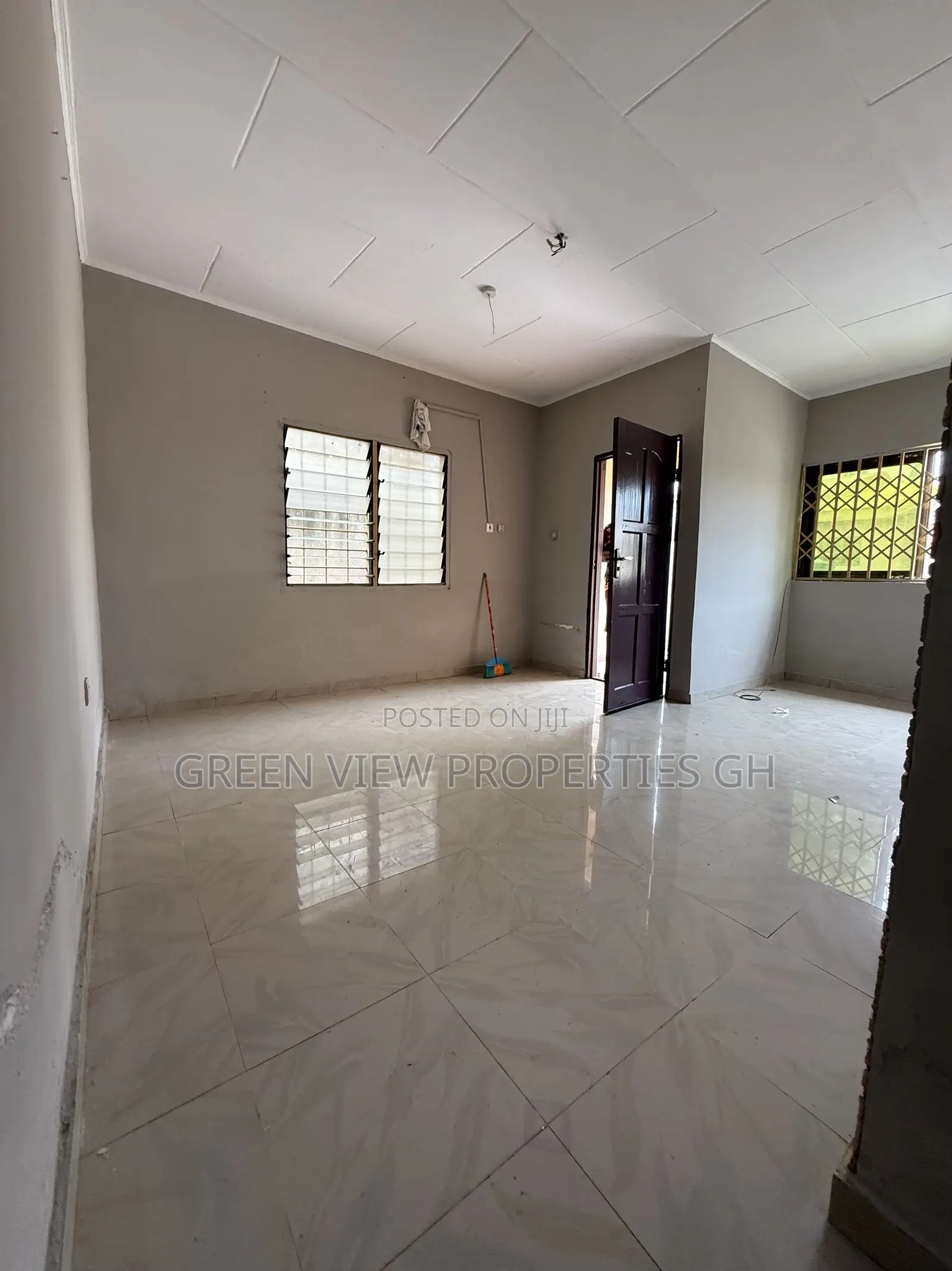 1bdrm Apartment in West Hills Mall Area for rent