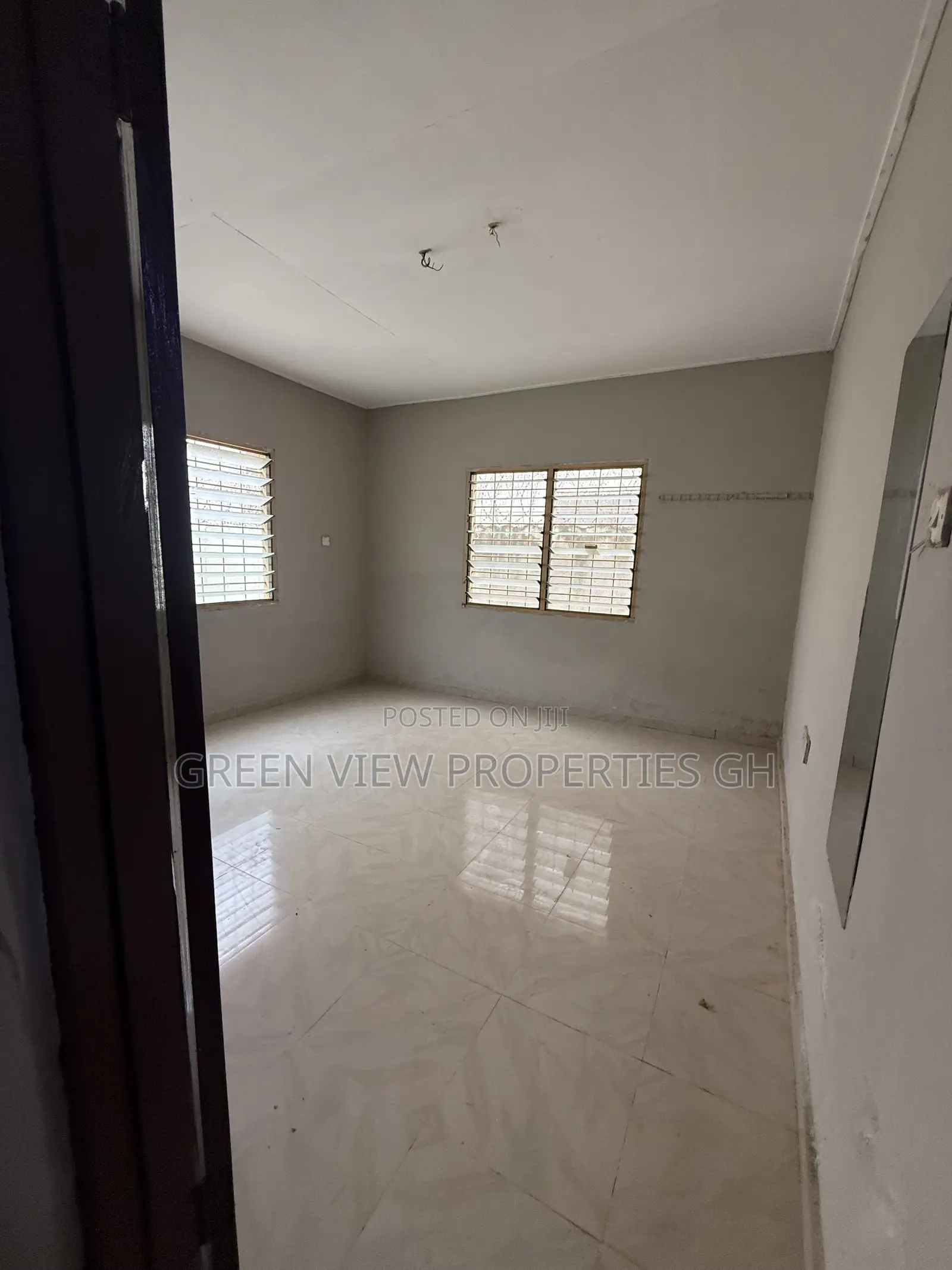 1bdrm Apartment in West Hills Mall Area for rent