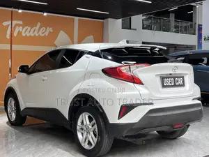 Toyota C-HR 2022 White