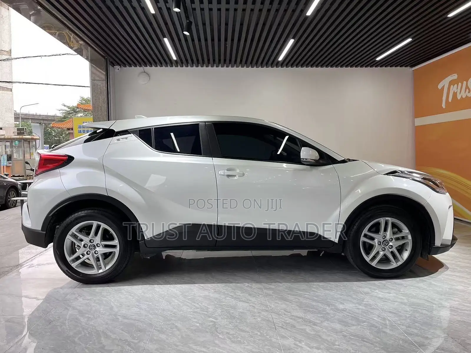 Toyota C-HR 2022 White