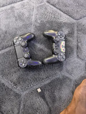 Ps4 Slim 1 TB With 2 Controllers and With FIFA 19 Installed.