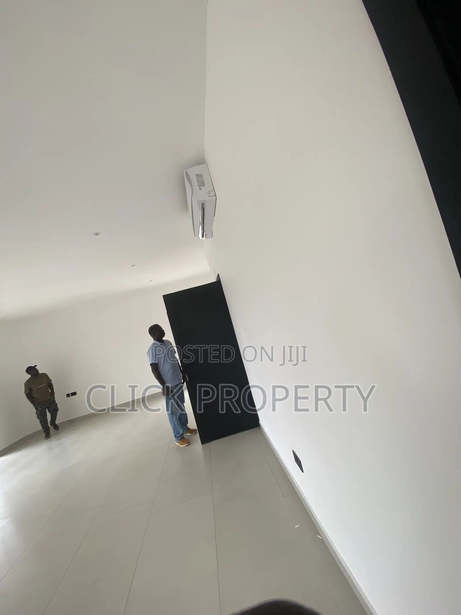 5bdrm House in American House, East Legon for rent
