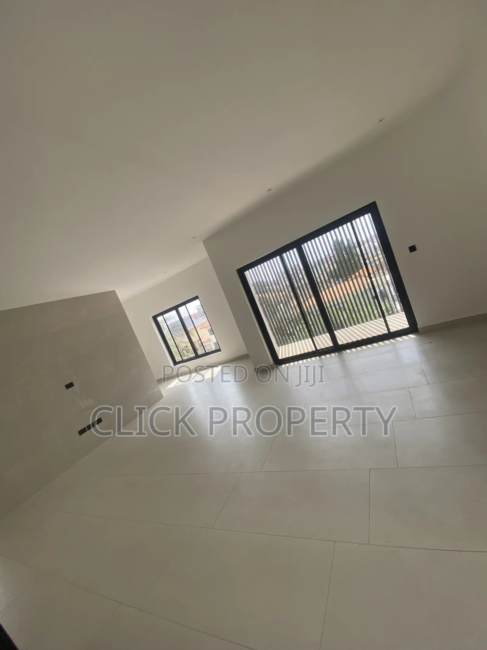 5bdrm House in American House, East Legon for rent
