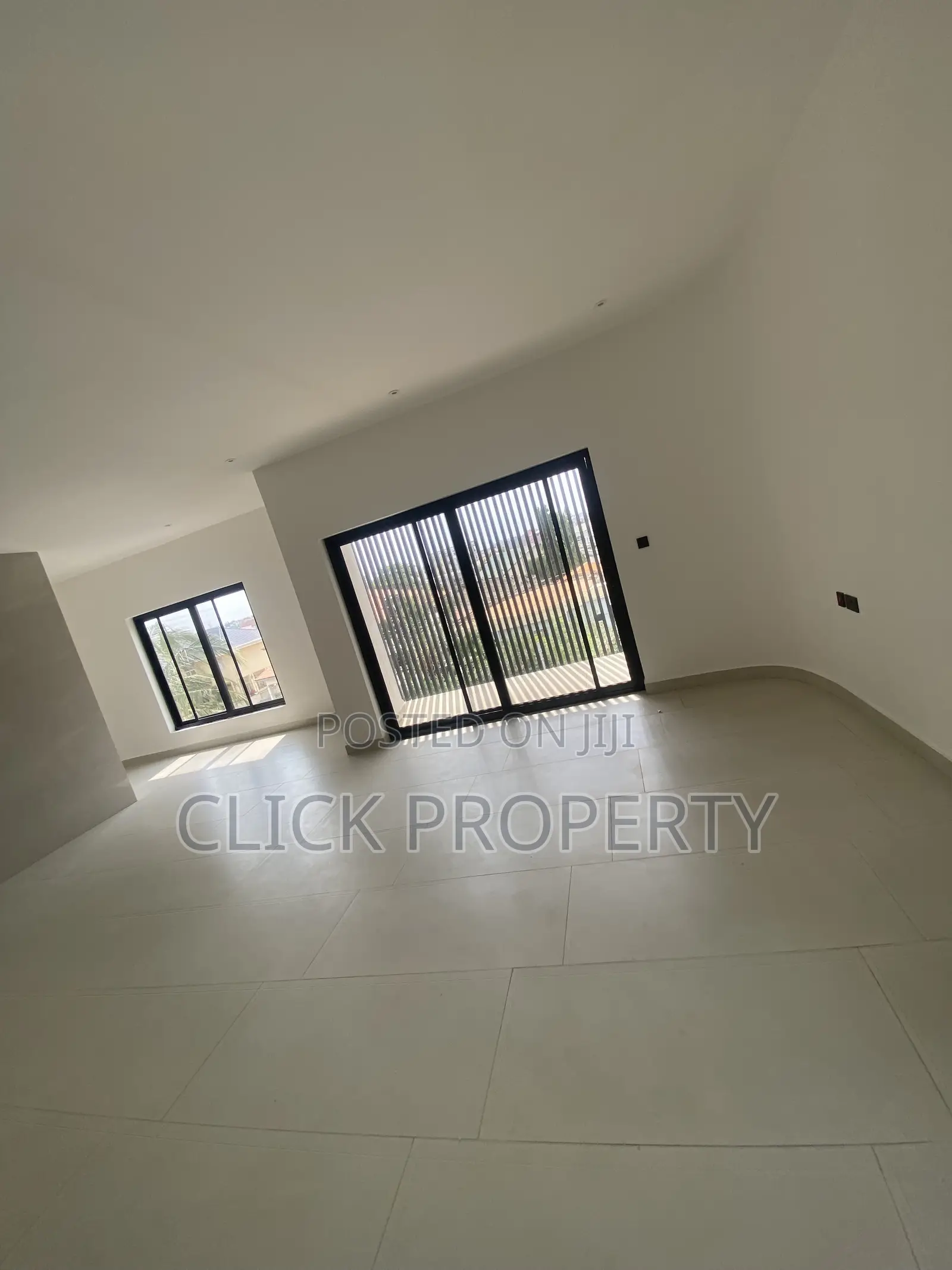 5bdrm House in American House, East Legon for rent