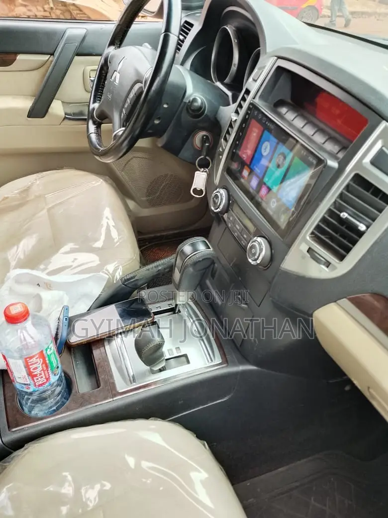 Mitsubishi Pajero 2012 Black