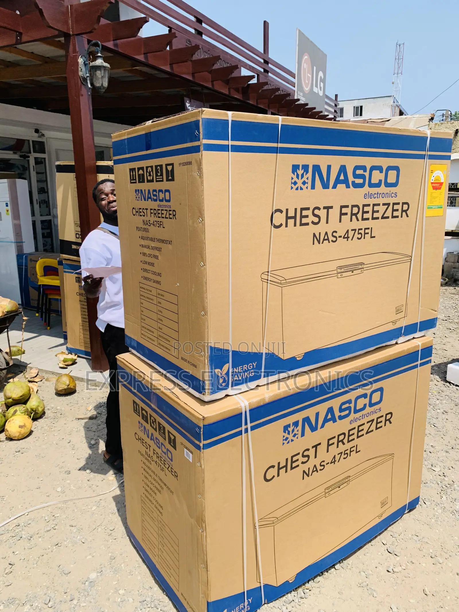 Grab the New Nasco 400 LTRS Chest Freezer – Black (NAS-475FL-B)