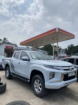 Mitsubishi L200 Double Cab 2.4 154hp 4WD 2018 White