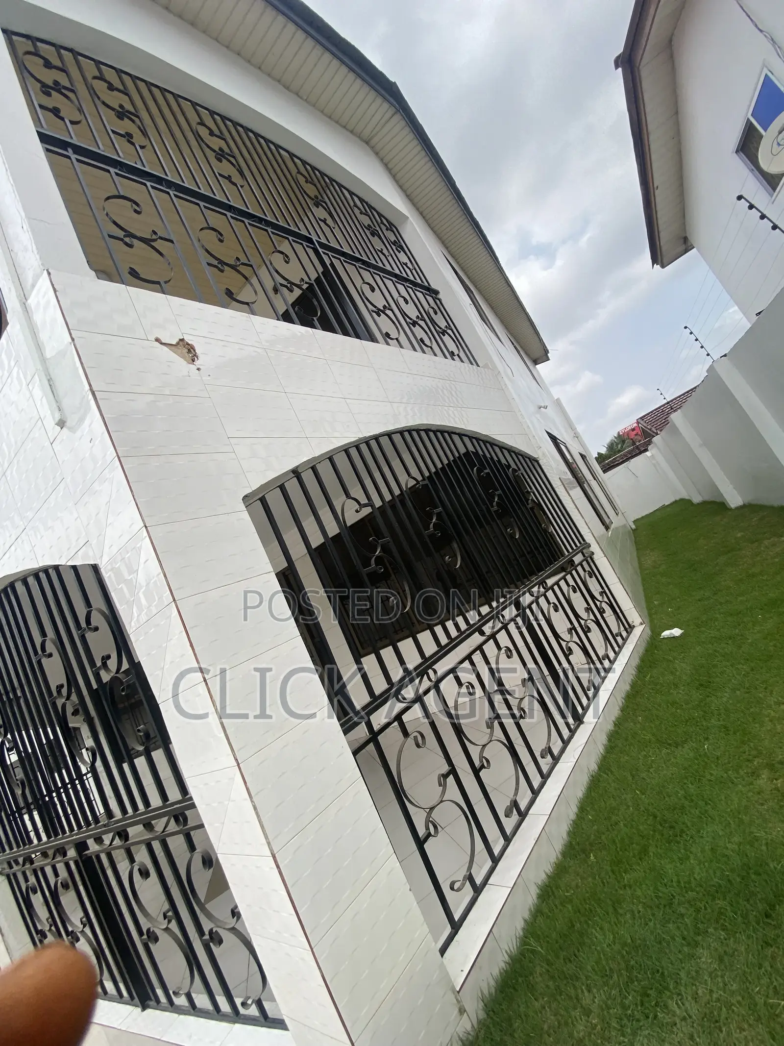 4bdrm House in East Legon, A&C Mall Area for rent