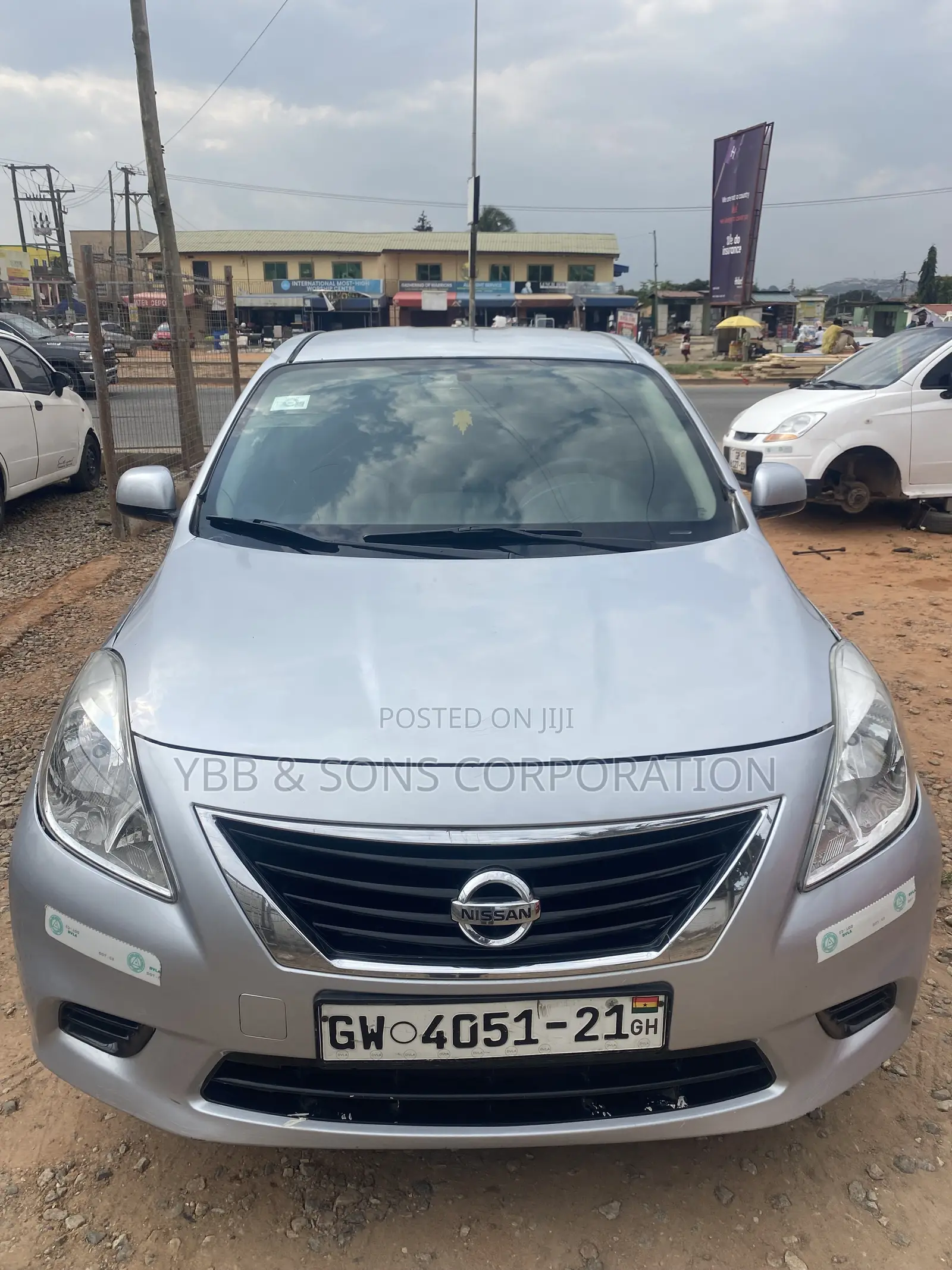 Nissan Versa 2013 Silver