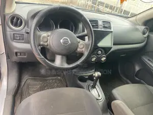Nissan Versa 2013 Silver