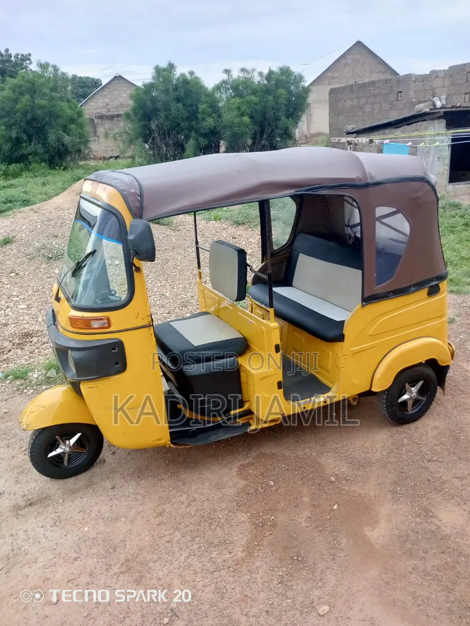 Bajaj RE 2024 Yellow
