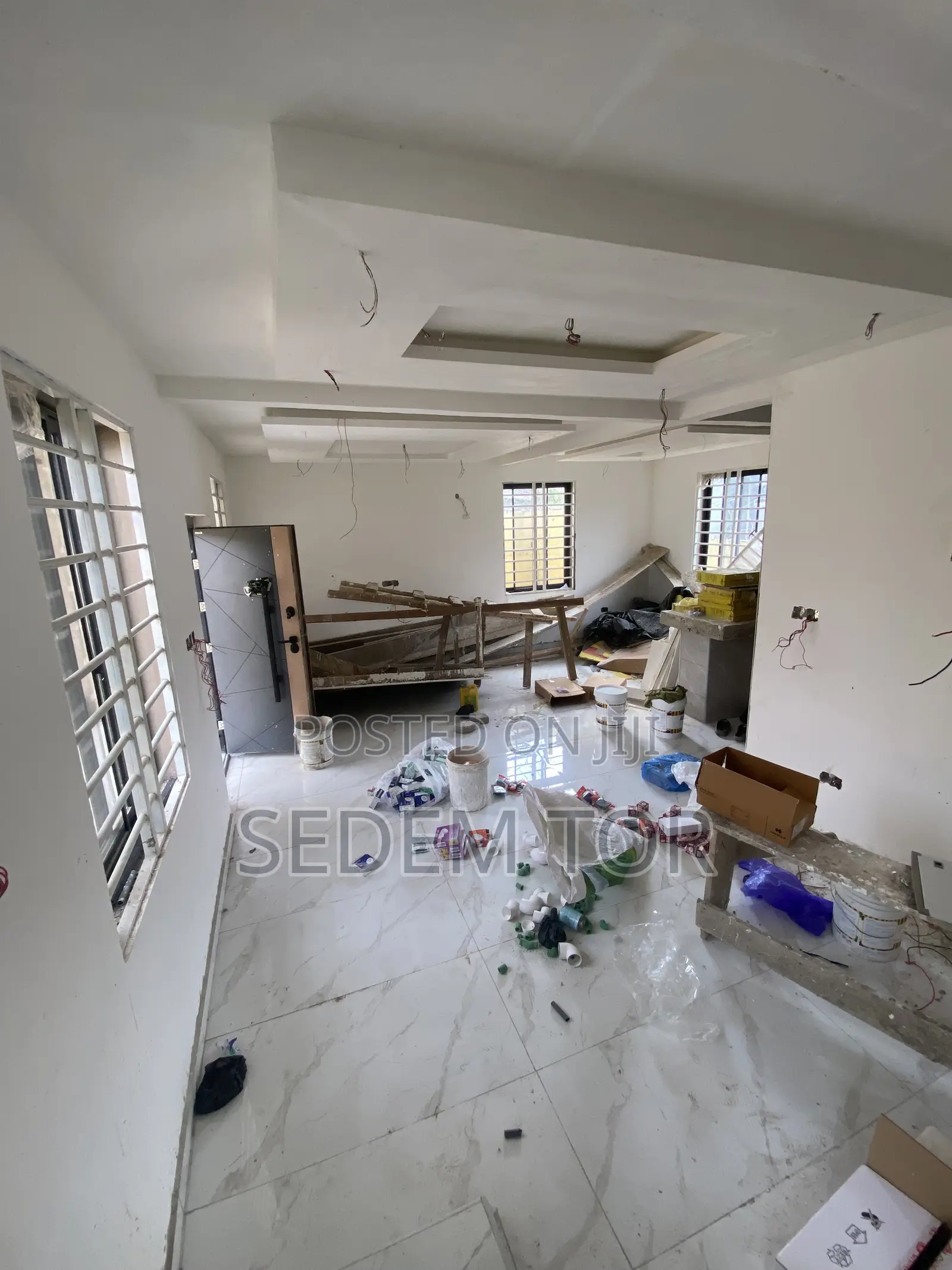 3bdrm House in Housing Down for rent