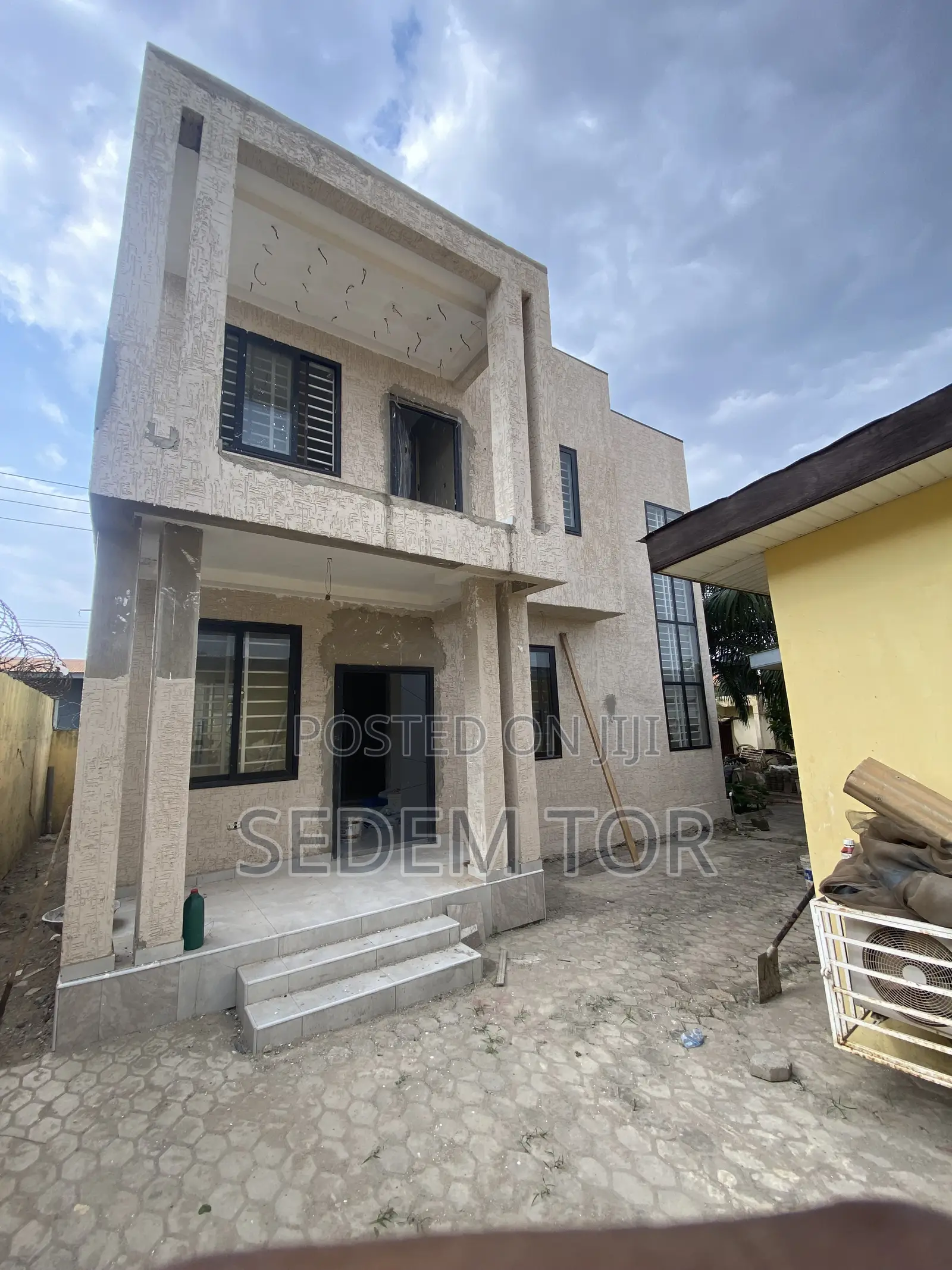 3bdrm House in Housing Down for rent