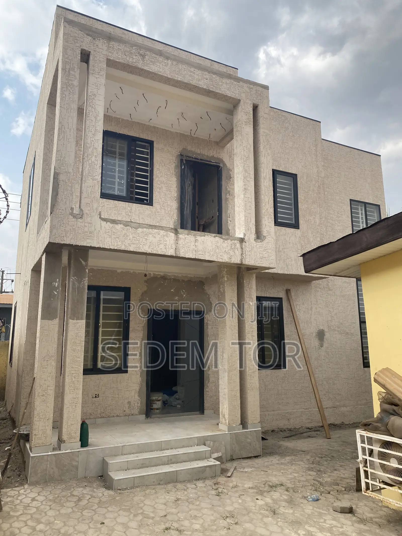 3bdrm House in Housing Down for rent