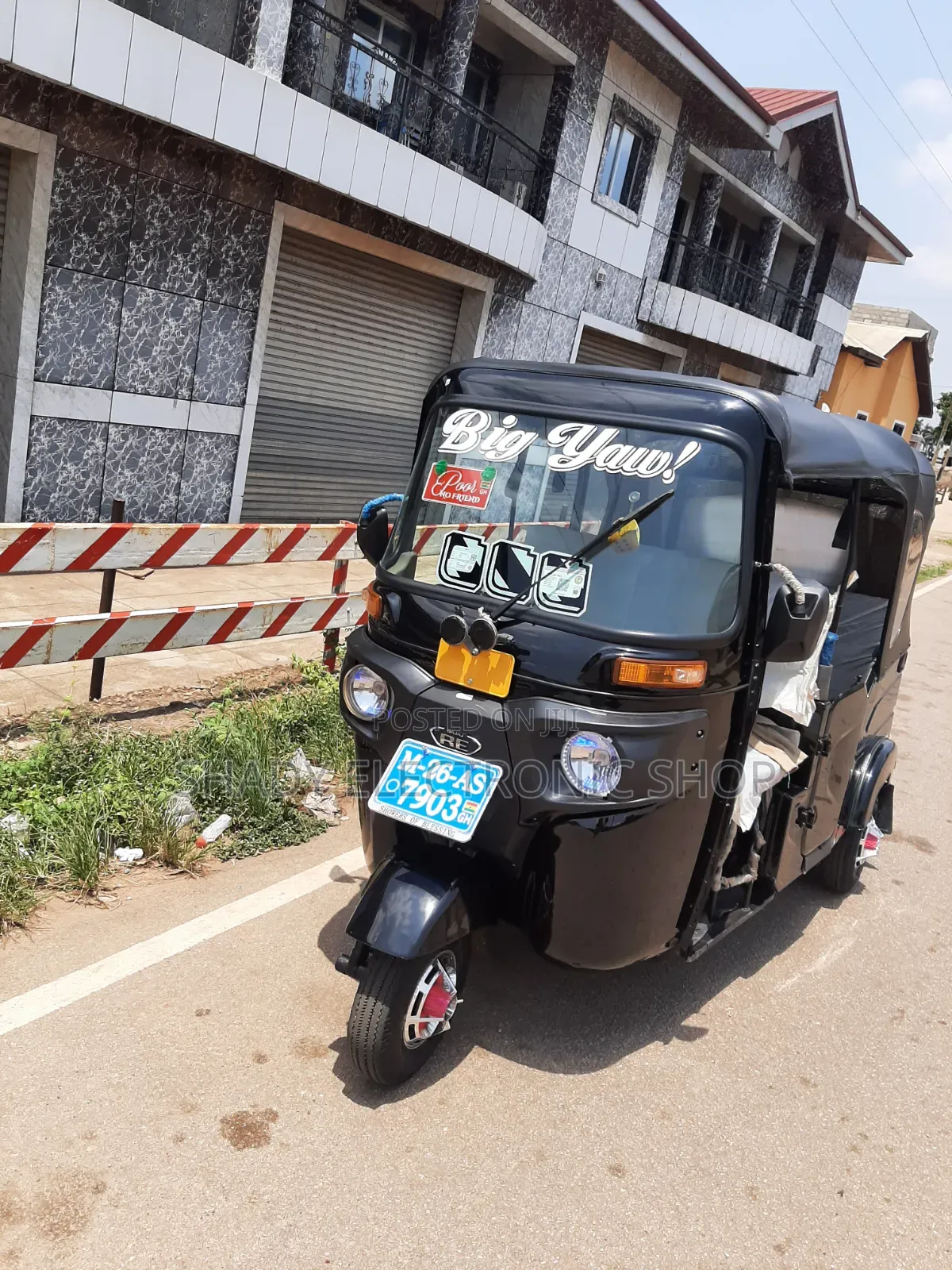 New Bajaj RE 2026 Black