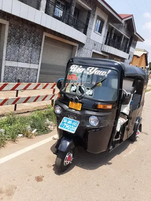New Bajaj RE 2026 Black
