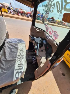 New Bajaj RE 2026 Black