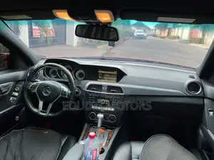 Mercedes-Benz C250 2012 Red