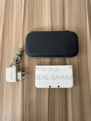 Nintendo 3DS XL Jailbreak With Games and Carrying Case