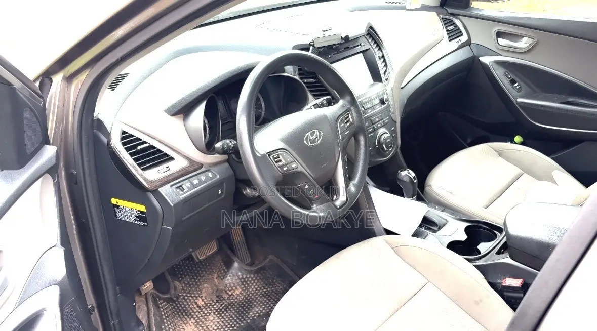 Hyundai Santa Fe SE AWD 2018 Beige