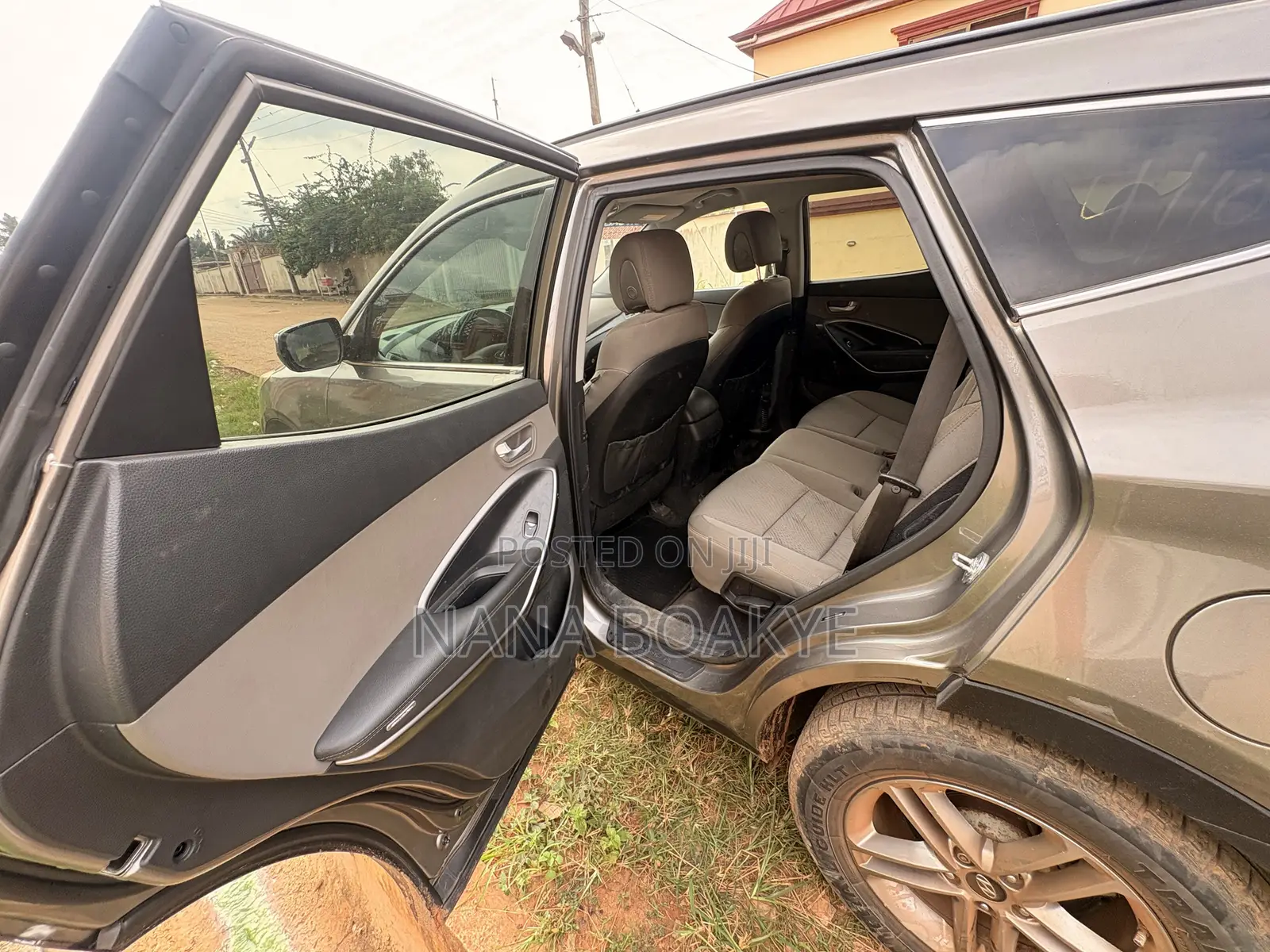 Hyundai Santa Fe SE AWD 2018 Beige
