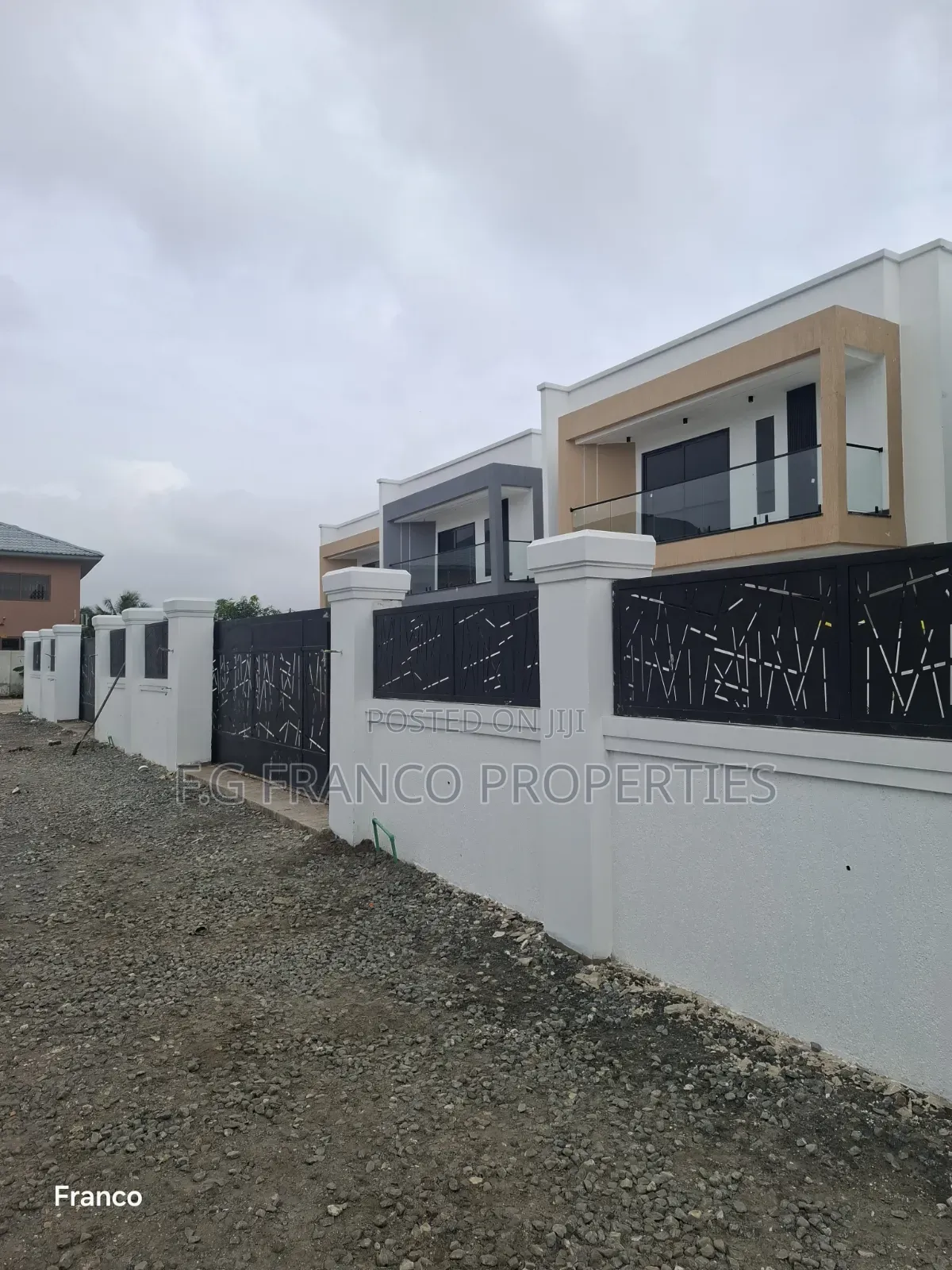 3bdrm House in Kg, Franco, Baatsona Total for sale
