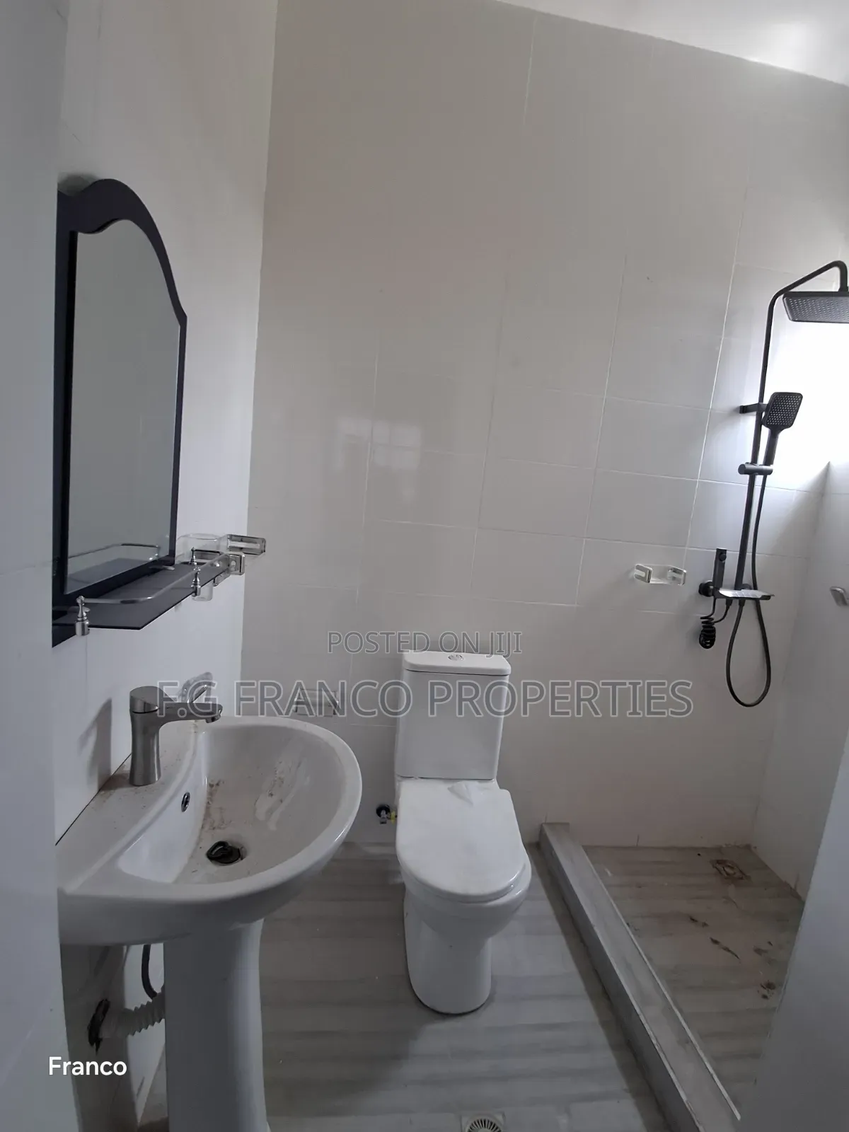 3bdrm House in Kg, Franco, Baatsona Total for sale