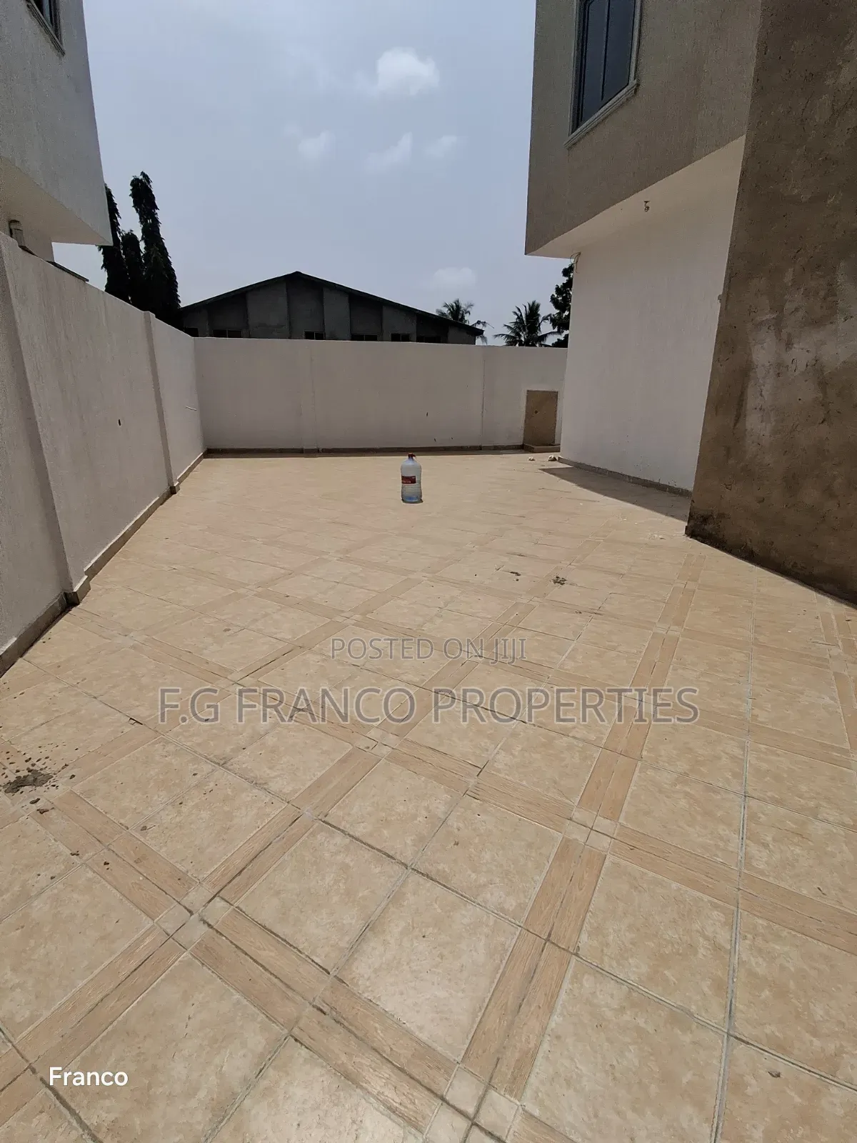 3bdrm House in Kg, Franco, Baatsona Total for sale