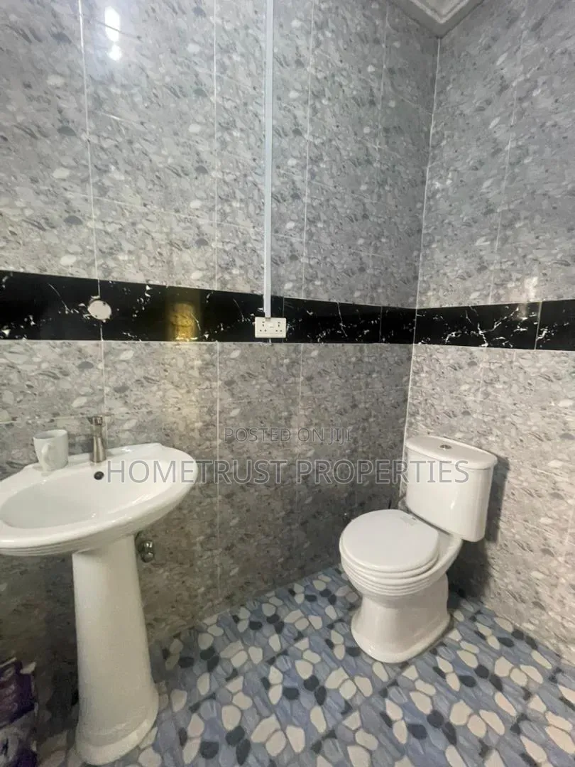 4bdrm Duplex in Tema Community 20, Sakumono for rent