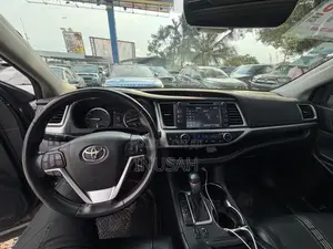Toyota Highlander Limited 4x4 V6 (3.5L 6cyl 8A) 2018 Brown