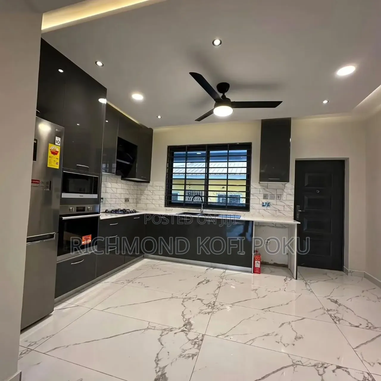2bdrm Apartment in Kofis Realty, Baatsona Total for rent