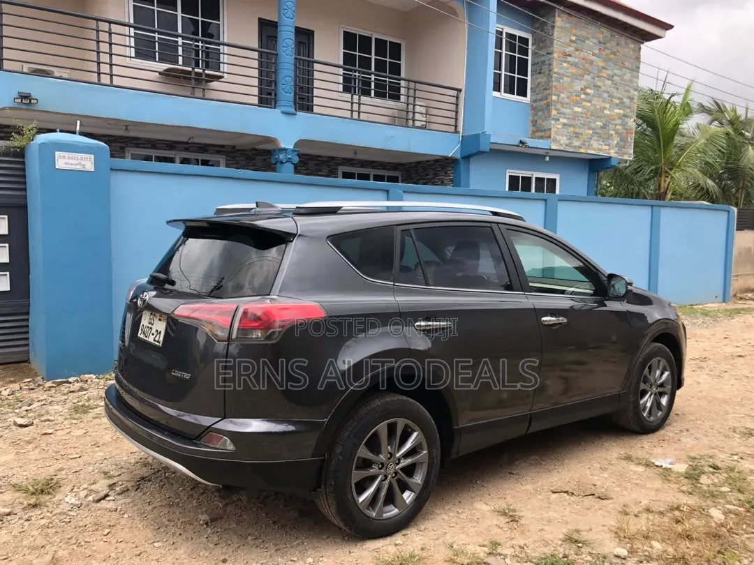 Toyota RAV4 Limited 4dr SUV (2.5L 4cyl 6A) 2018 Black