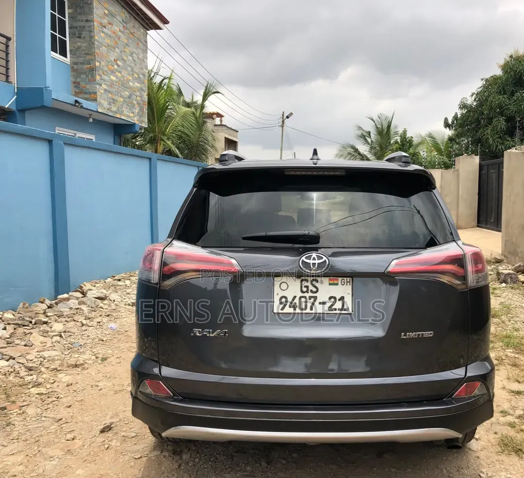 Toyota RAV4 Limited 4dr SUV (2.5L 4cyl 6A) 2018 Black