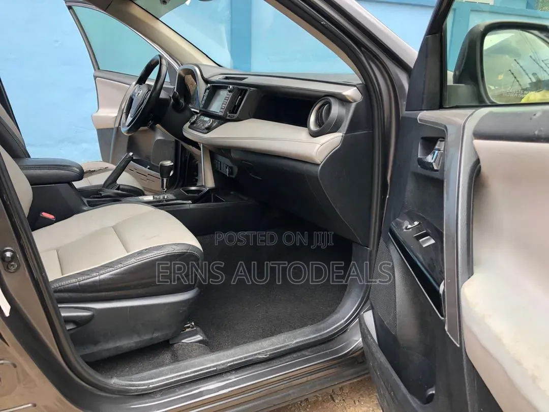 Toyota RAV4 Limited 4dr SUV (2.5L 4cyl 6A) 2018 Black