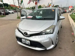 Toyota Vitz 2013 Silver