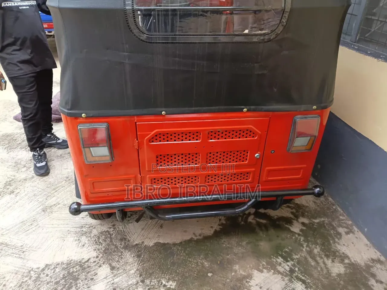 New Bajaj RE 2026 Red