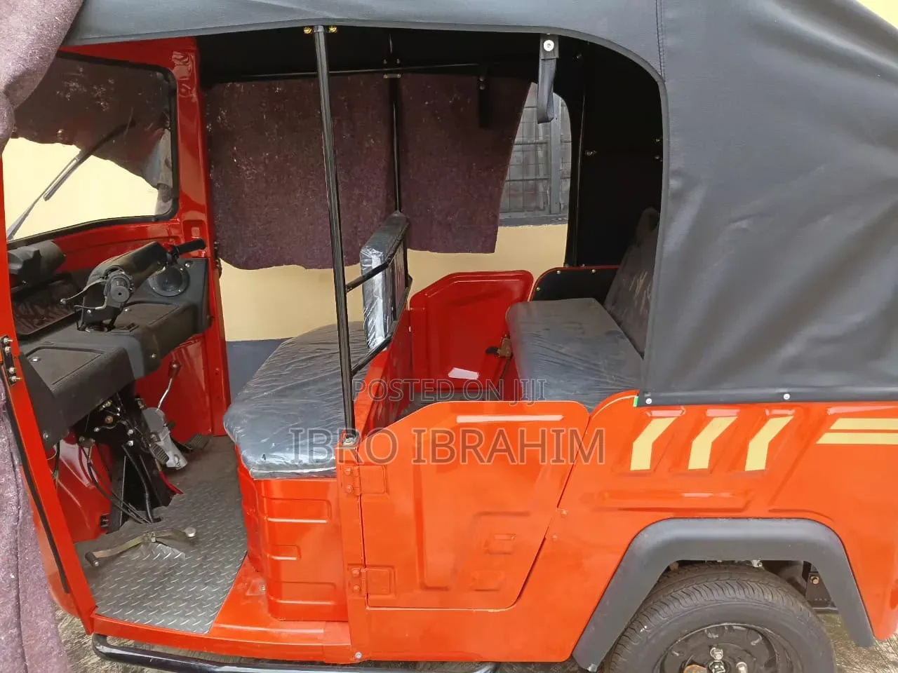 New Bajaj RE 2026 Red